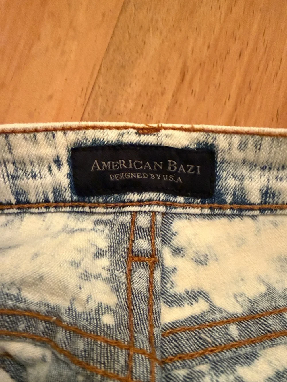 American Bazi Distressed Acid Wash Denim‎ Shorts with Lace Trim Size Large